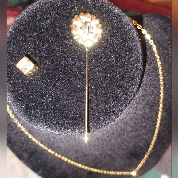 Nina Ricci 2 Tone Pin - Picture 4 of 5